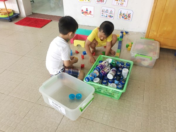 HOẠT ĐỘNG VUI CHƠI TRONG LỚP CỦA CÁC BÉ LỚP LÁ A